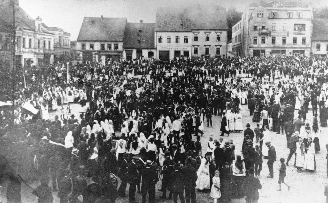 Manifestacja w Wodzisławiu Śląskim w czasie II powstania