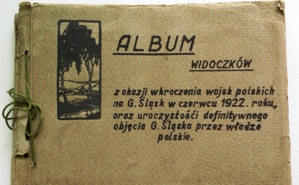 Album ze zdjęciami z uroczystości wkroczenia Wojska Polskiego na Górny Śląsk w czerwcu 1922 r.