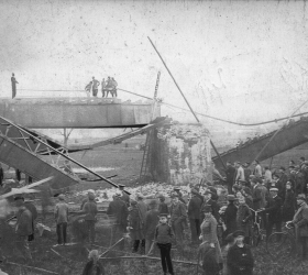 Most kolejowy w Opolu-Szczepanowicach zniszczony w nocy 2/3 maja 1921 przez oddział por. Lucjana Miładowskiego z grupy destrukcyjnej Wawelberga