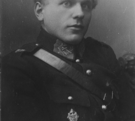 Ks. Karol Woźniak w mundurze kapelana Wojska Polskiego